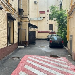 Продажа 3-комн квартиры на вторичном рынке Козихинский М. пер,  д. 10,  к. 2