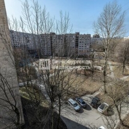 Продажа 2-комн квартиры на вторичном рынке Беринга ул,  д. 34