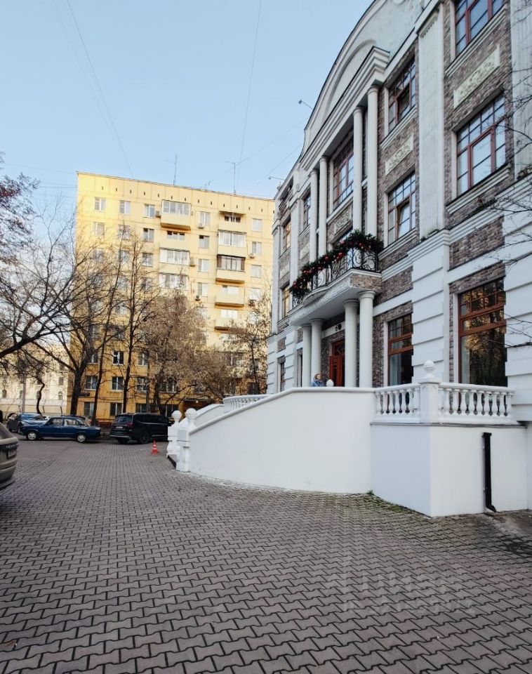 Продажа 1-комн квартиры на вторичном рынке Старая Басманная улица, 9к1