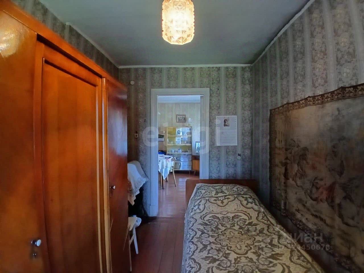 Продажа 2-комн квартиры на вторичном рынке Новая Ладога, улица Ворошилова, 27