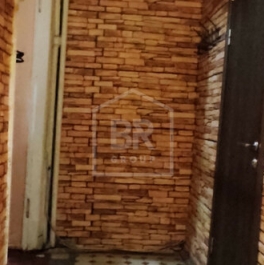 Продажа 4-комн квартиры на вторичном рынке Свечной переулок,  д. 27