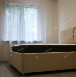 Аренда 3-комн квартиры на вторичном рынке ул Днепропетровская,  д. 37