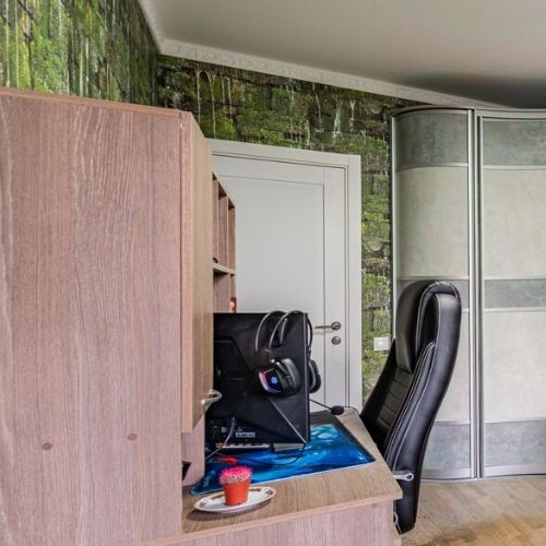 3-комн квартира улица Гришина, 2К1