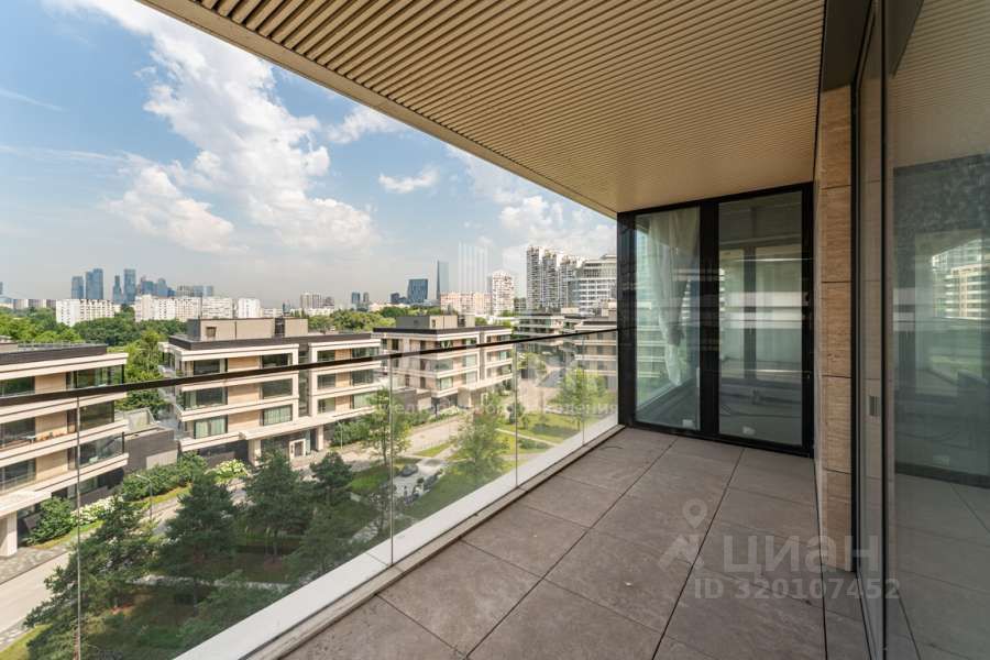 Продажа 4-комн квартиры на вторичном рынке Минская улица, 2Вк3