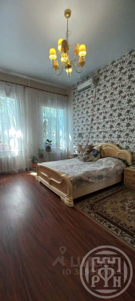 Продажа 3-комн квартиры на вторичном рынке Ломоносов, Александровская улица, 15/14
