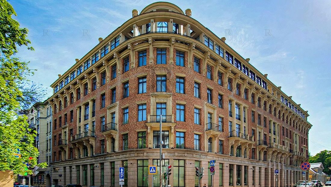 Продажа 4-комн квартиры на вторичном рынке Большой Левшинский переулок, 11