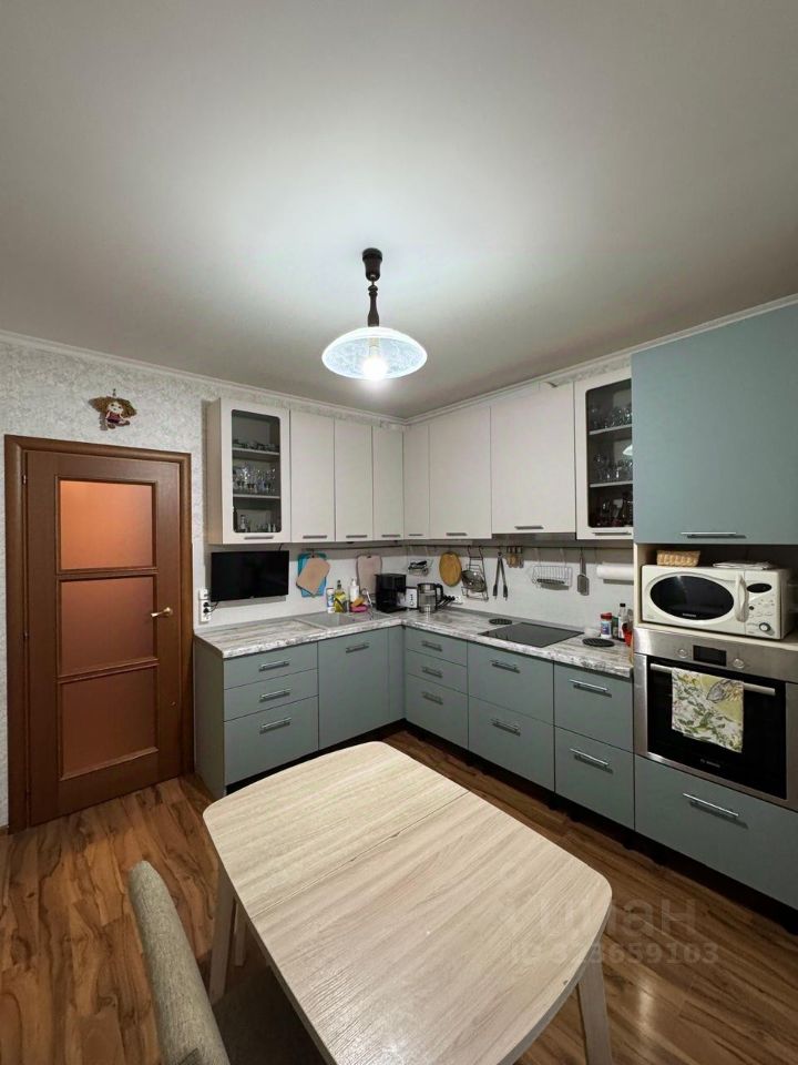 Продажа 3-комн квартиры на вторичном рынке Саратовская улица, 22