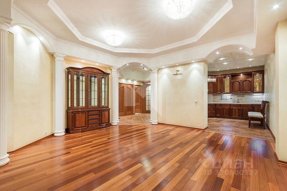 Продажа 4-комн квартиры на вторичном рынке Казарменный переулок, 3С6