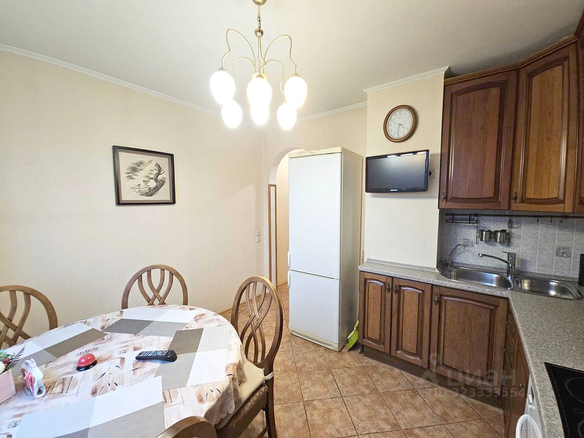 Продажа 3-комн квартиры на вторичном рынке Волжский бульвар, 25К1