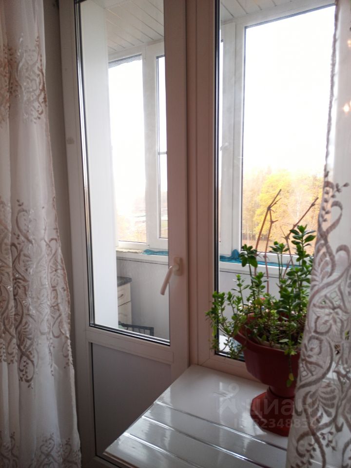 Продажа 2-комн квартиры на вторичном рынке Кириши, проспект Победы, 9