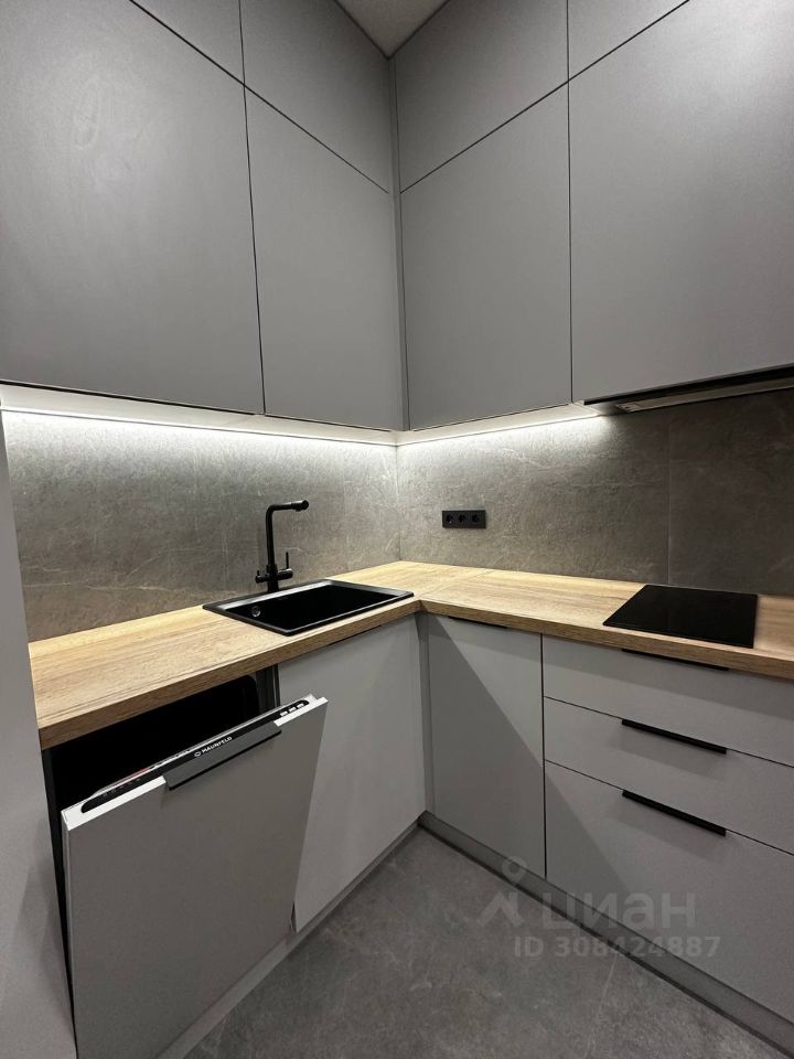 Аренда 2-комн квартиры на вторичном рынке Севастопольский проспект, 22А