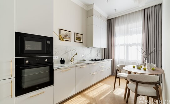 Продажа 3-комн квартиры на вторичном рынке 6-я линия,  д. 17 литБ