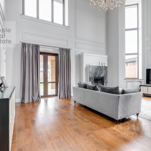 Коттедж/дом Марьино п, Николая Клюева ул,  д. 40