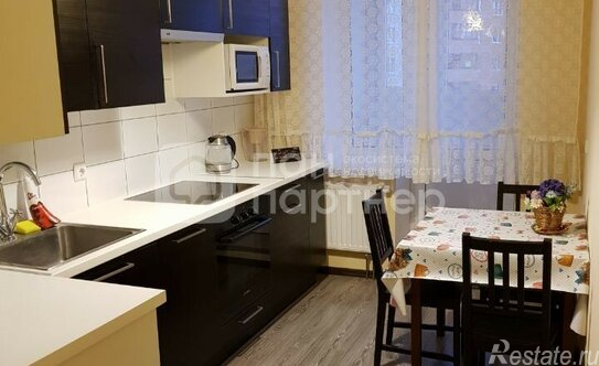 Продажа 1-комн квартиры на вторичном рынке Учительская улица,  д. 18 к1