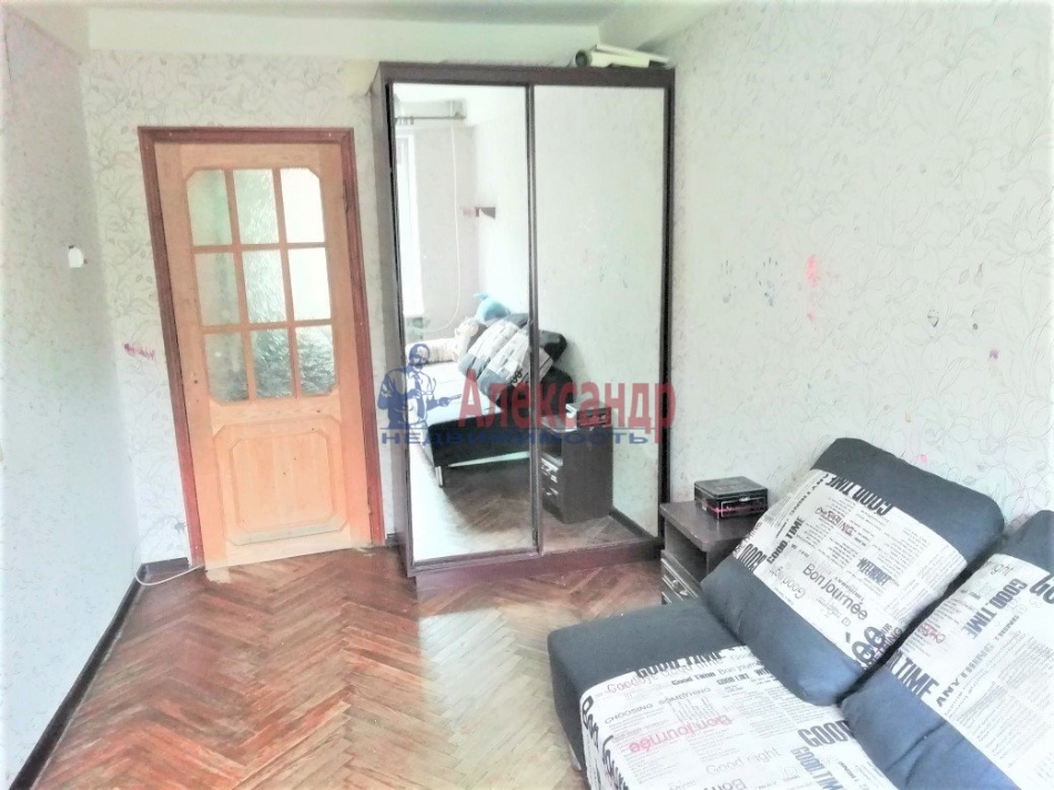 Продажа 3-комн квартиры на вторичном рынке Красных Зорь бул. ,  д. 12