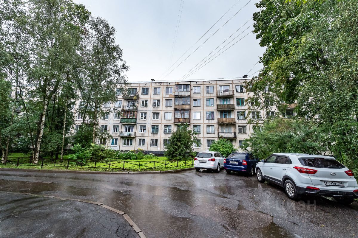 Продажа 3-комн квартиры на вторичном рынке Софийская улица, 45К1