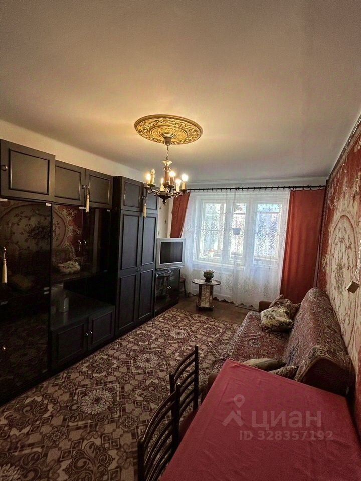 Продажа 3-комн квартиры на вторичном рынке улица Сантьяго-де-Куба, 8К1