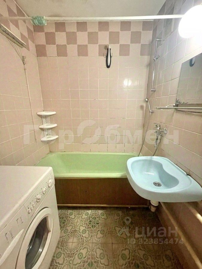 Продажа 2-комн квартиры на вторичном рынке Кантемировская улица, 22К3