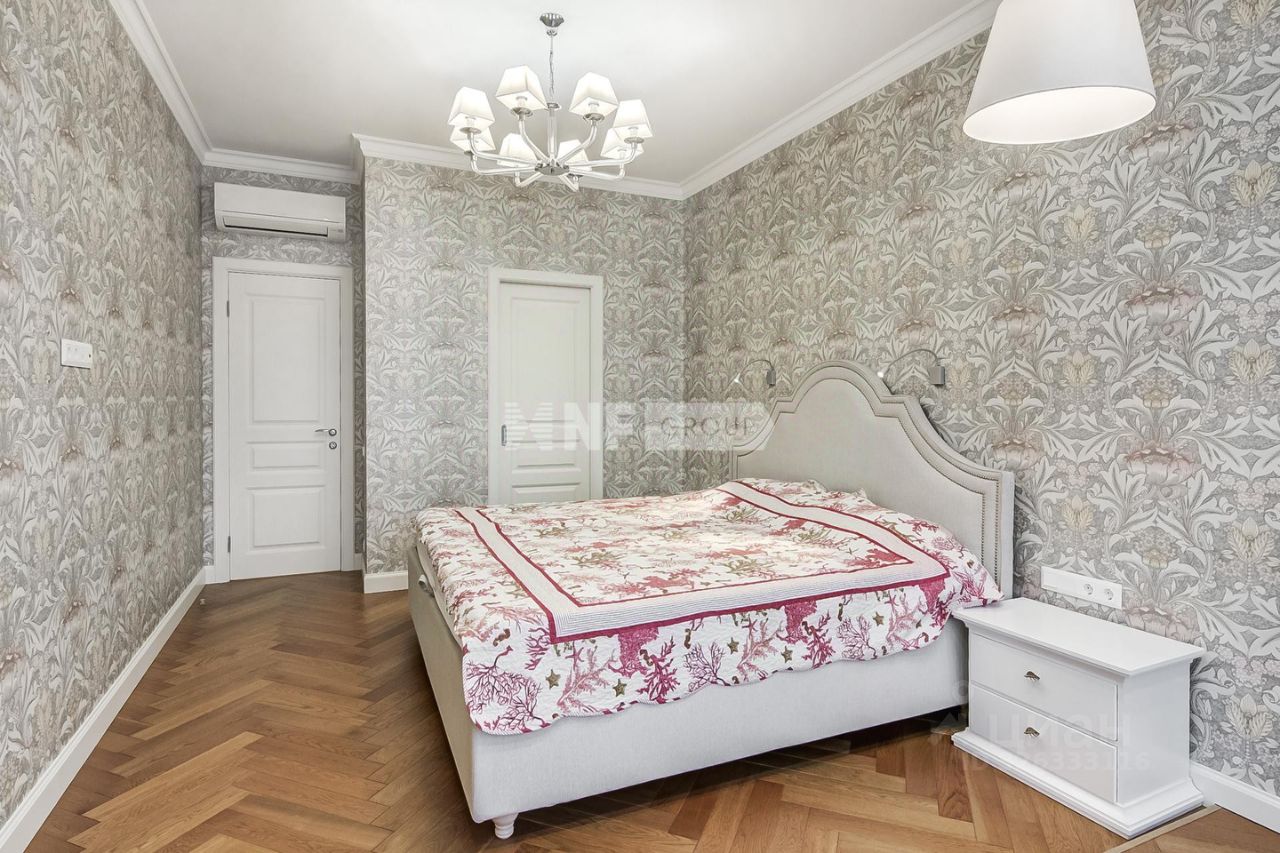 Продажа 3-комн квартиры на вторичном рынке улица Столетова, 19