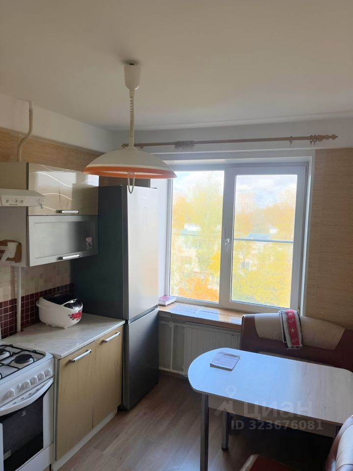 Аренда 1-комн квартиры на вторичном рынке проспект Космонавтов, 32К2