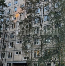 Продажа 4-комн квартиры на вторичном рынке Тихорецкий проспект,  д. 35