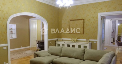 Продажа 4-комн квартиры на вторичном рынке ул. Захарьевская,  д. 25
