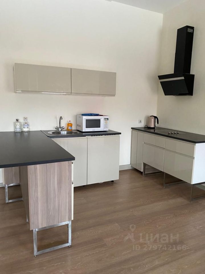 Аренда 3-комн квартиры на вторичном рынке набережная Реки Фонтанки, 29/66