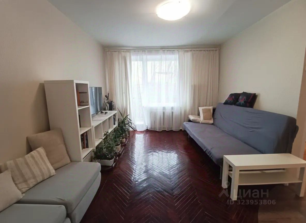 Продажа 1-комн квартиры на вторичном рынке пос. Стрельна, Санкт-Петербургское шоссе, 94