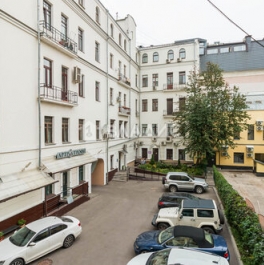 Продажа 4-комн квартиры на вторичном рынке Рыбников переулок,  д. 2