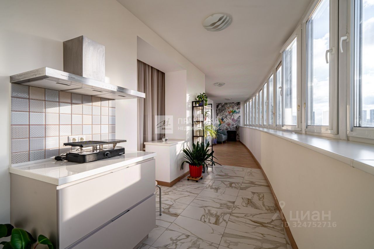 Продажа 3-комн квартиры на вторичном рынке улица Новаторов, 8К2