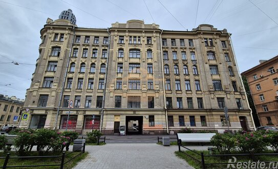 Продажа 4-комн квартиры на вторичном рынке 14-я линия,  д. 71