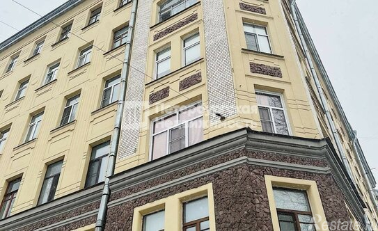 Продажа 4-комн квартиры на вторичном рынке Лесной пр-кт,  д. 13/8