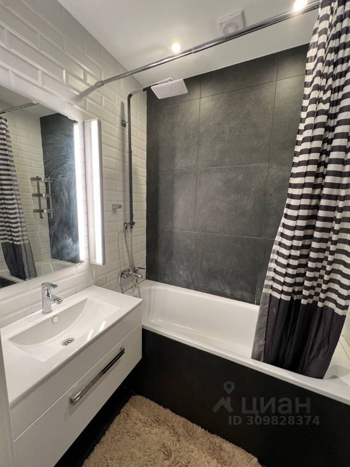 Аренда 3-комн квартиры на вторичном рынке Опалиха мкр, улица Пришвина, 3