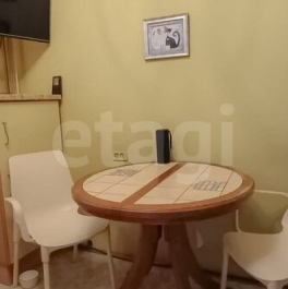 Продажа 2-комн квартиры на вторичном рынке Алтайская улица,  д. 4