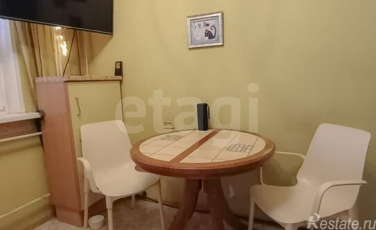 Продажа 2-комн квартиры на вторичном рынке Алтайская улица,  д. 4