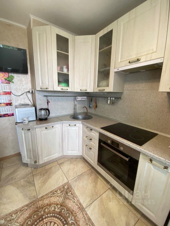 Продажа 3-комн квартиры на вторичном рынке улица Полбина, 52