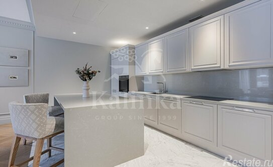 Продажа 4-комн квартиры на вторичном рынке улица Братьев Фонченко,  д. 1 к7