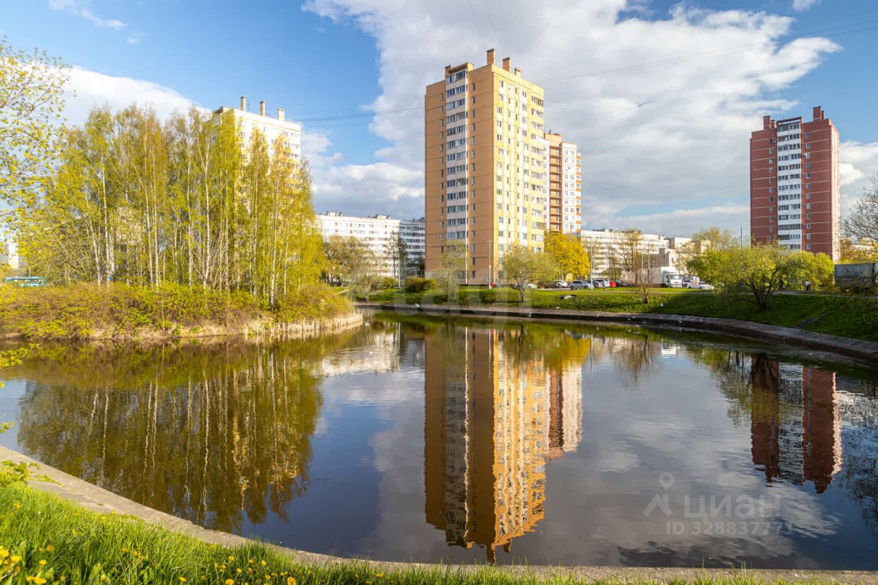 Продажа 2-комн квартиры на вторичном рынке улица Пионерстроя, 19К2