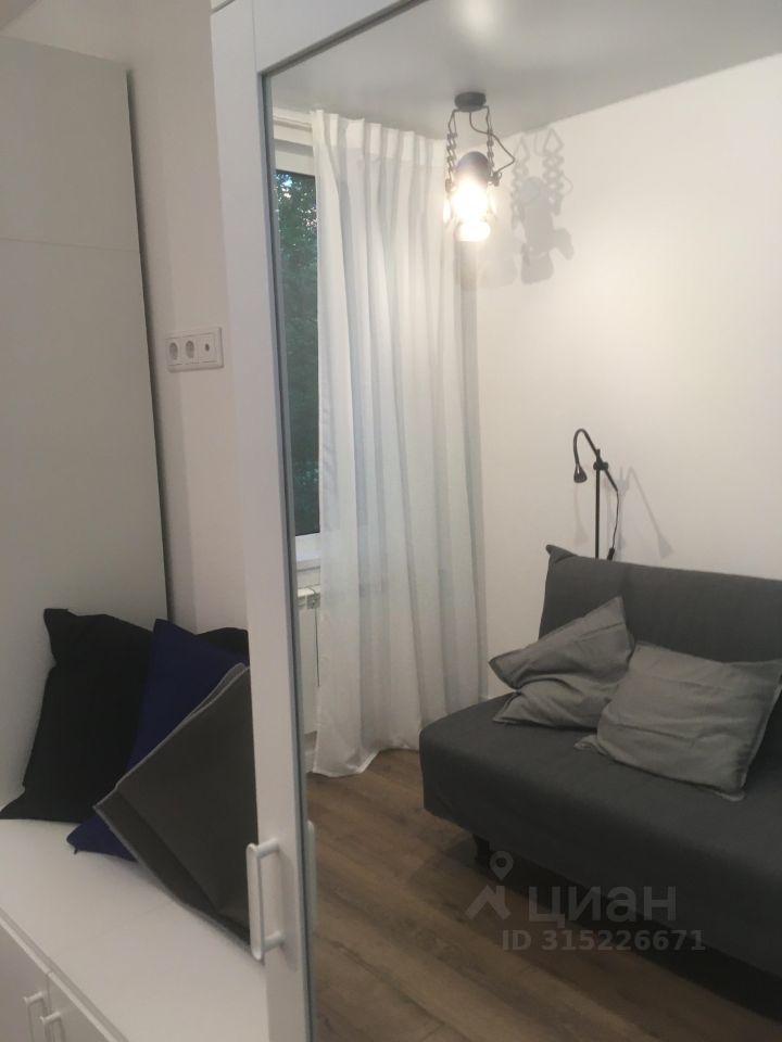 Продажа 4-комн квартиры на вторичном рынке проспект Художников, 31К1