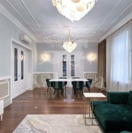 Продажа 4-комн квартиры на вторичном рынке Обыденский 1-й пер,  д. 9/12