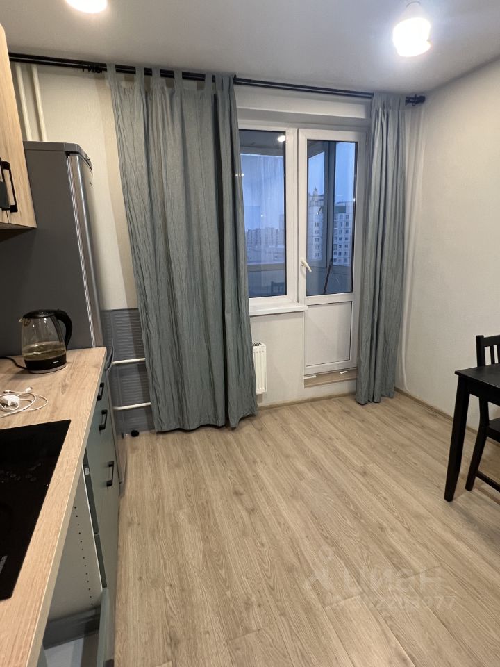 Аренда 1-комн квартиры на вторичном рынке Комендантский проспект, 13к1