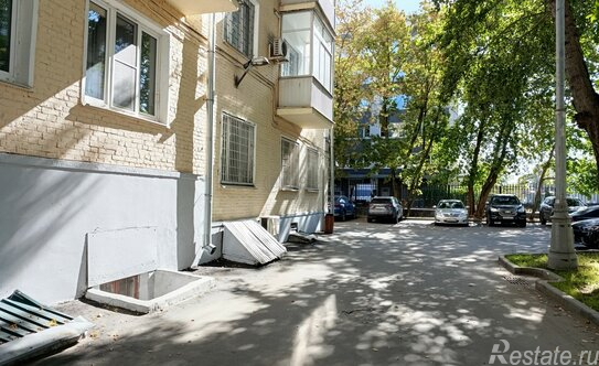 Продажа 1-комн квартиры на вторичном рынке Краснопрудная улица,  д. 22А