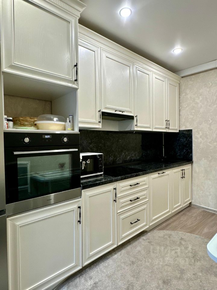 Продажа 2-комн квартиры на вторичном рынке проспект Маршала Жукова, 37К3