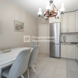 Продажа 3-комн квартиры на вторичном рынке Дальневосточный пр-кт,  д. 35,  к. 1