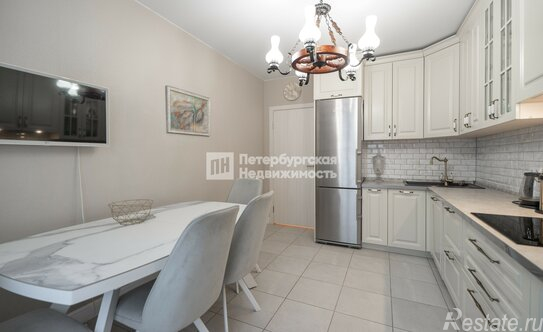 Продажа 3-комн квартиры на вторичном рынке Дальневосточный пр-кт,  д. 35,  к. 1