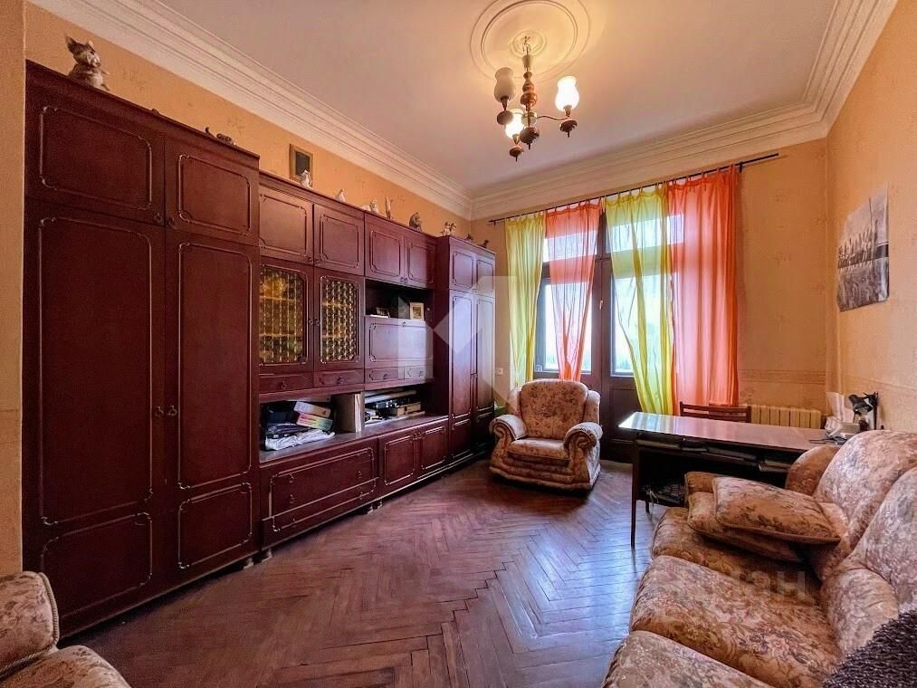 Продажа 4-комн квартиры на вторичном рынке улица Новый Арбат, 31/12