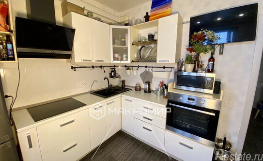 Продажа 1-комн квартиры на вторичном рынке Просвещения пр-кт,  д. 99