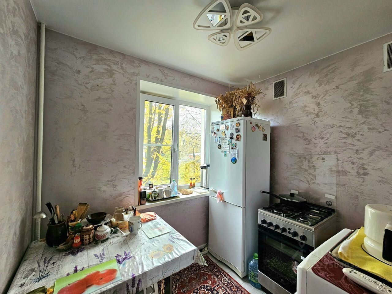 Продажа 3-комн квартиры на вторичном рынке Сергиев Посад, Октябрьская улица, 1