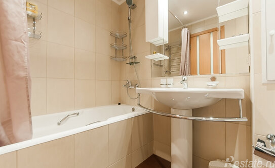 Аренда 3-комн квартиры на вторичном рынке Афанасьевский Б. пер,  д. 35-37,  к. 4