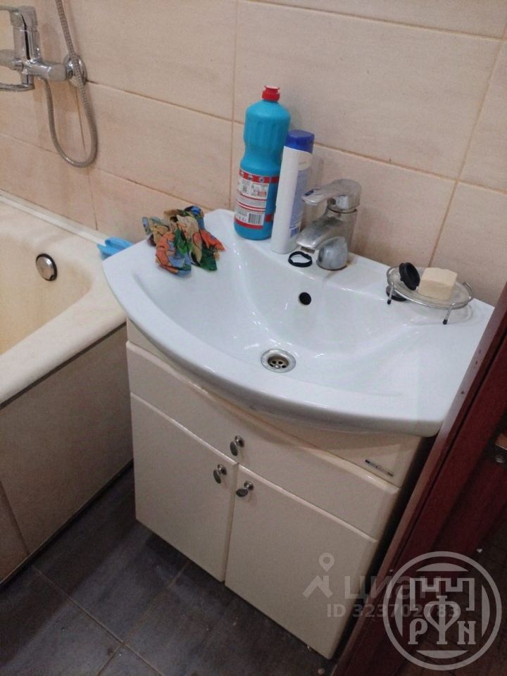 Продажа 1-комн квартиры на вторичном рынке пос. Романовка, 18